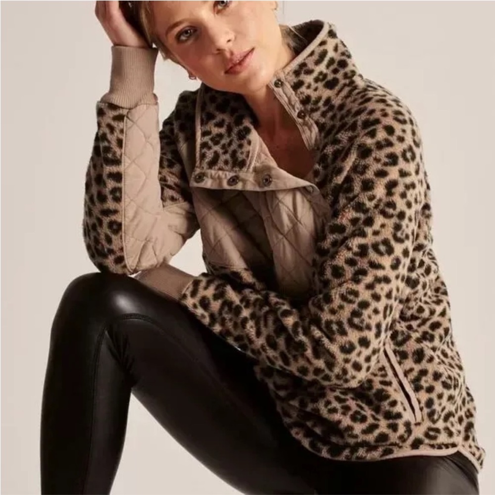 Abercrombie & Fitch Women’s Asymmetrical Snap-Up Fleece, LEOPARD PRINT, S